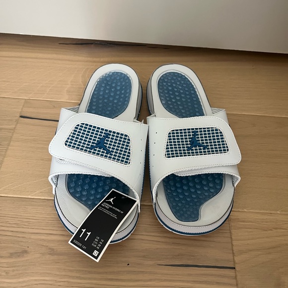 NWT Jordan Hydro IV Retro Slides, Size 11, Off White/Industrial Blue - Picture 1 of 3